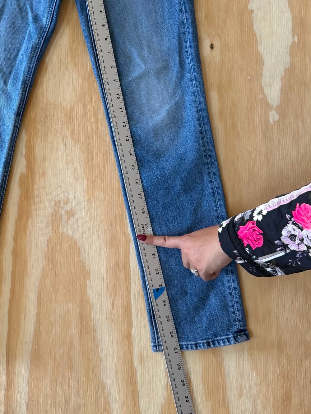 MOTHER The Dazzler Flood Mid rise Denim Jeans - Picture 5 of 13